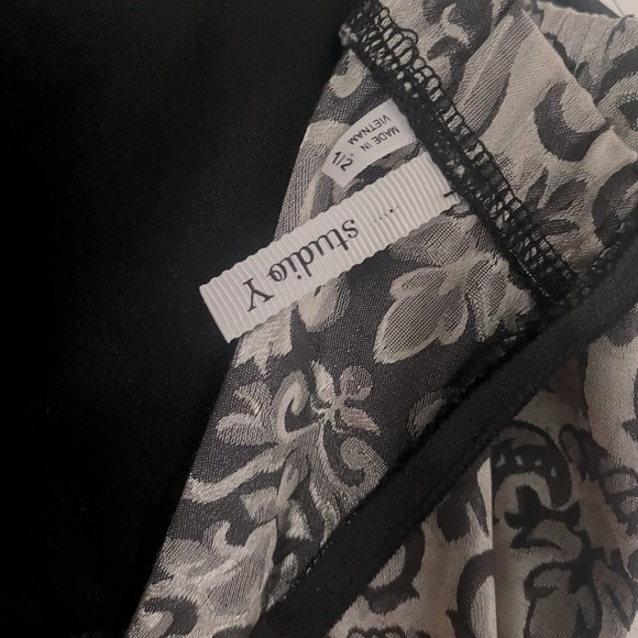 Black and Silver Sheath Dress with Pockets - Picture 4 of 4